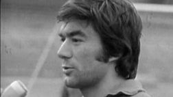 Juliano, al Maradona spunta uno striscione di cordoglio: “Addio eroe napoletano”