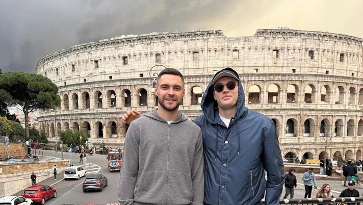 Roma, Dovbyk ai box ma in giro per la città: tappa al Colosseo - immagine 1