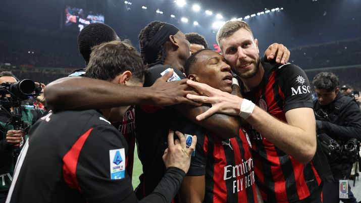 MILAN, ITALY - MARCH 08: Pervis Estupinan of AC Milan celebrates with team-mates after scoring the goal during the Serie A match between AC Milan and FC Internazionale at Giuseppe Meazza Stadium on March 08, 2026 in Milan, Italy. (Photo by Claudio Villa/AC Milan via Getty Images) Milan Inter
