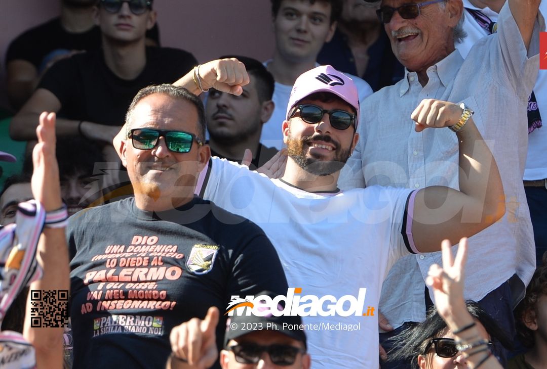 FOTOTIFO Palermo-Sudtirol 2-1, gli scatti ai tifosi al “Renzo Barbera” (GALLERY) - immagine 60