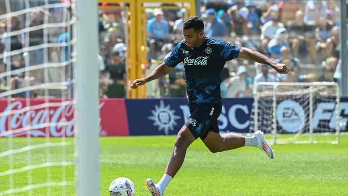 CASTEL DI SANGRO, ITALY - AUGUST 07: SSC Napoli player Walid Cheddira attends the morning training on August 07, 2024 in Castel di Sangro, Italy. (Photo by SSC NAPOLI/SSC NAPOLI via Getty Images) cheddira