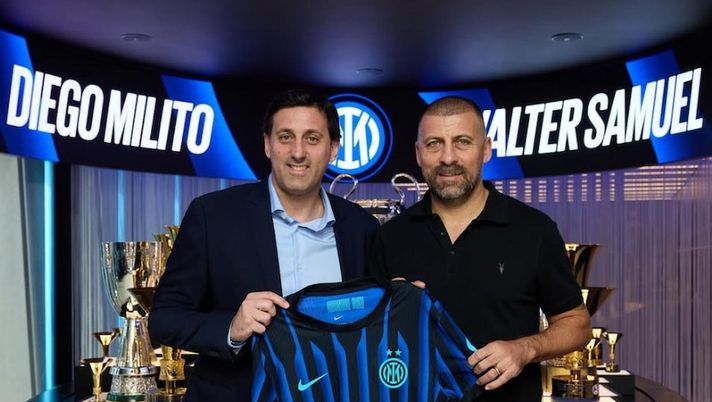 Milito e Samuel nella sede dell’Inter. Il video messaggio di Diego ai tifosi - immagine 1