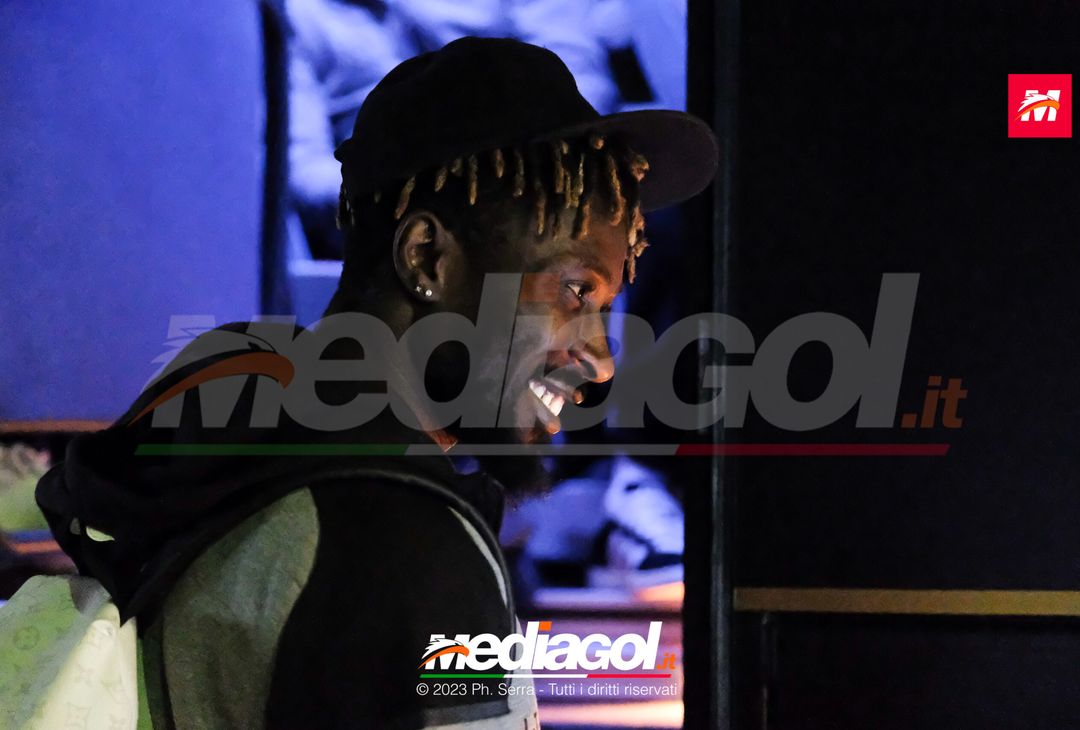 FOTO PALERMO: i giocatori rosanero si radunano al parcheggio dell’ippodromo (GALLERY) - immagine 9