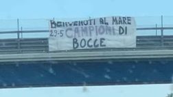 La Viola torna a casa sconfitta da Atene e trova striscioni da derby in autostrada: dei pisani…