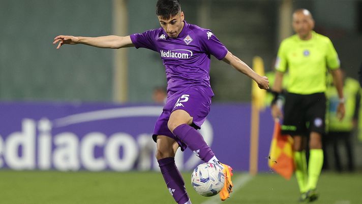 FLORENCE, ITALY - MAY 19: Fabiano Parisi vacf in action during the Serie A TIM match between ACF Fiorentina and SSC Napoli at Stadio Artemio Franchi on May 19, 2024 in Florence, Italy.(Photo by Gabriele Maltinti/Getty Images) Di Chiara: “Coppie di terzini ok, Parisi e Kayode perfetti per Palladino” - immagine 1