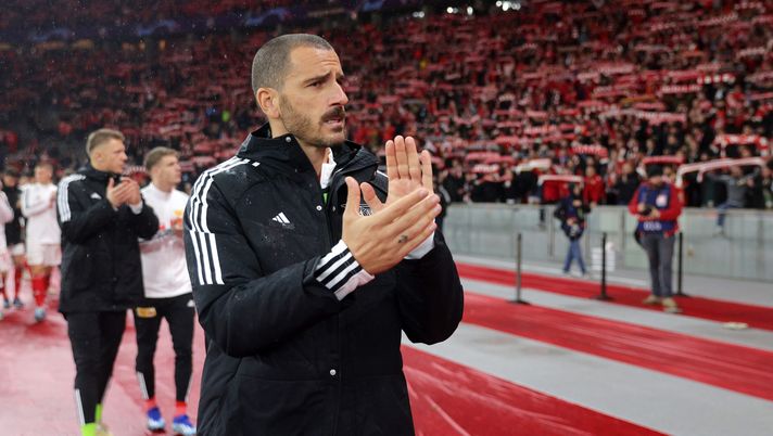 BERLIN, GERMANY - OCTOBER 24: Leonardo Bonucci of 1.FC Union Berlin applauds the fans after the team's defeat in the UEFA Champions League match between 1. FC Union Berlin and SSC Napoli at Olympiastadion on October 24, 2023 in Berlin, Germany. (Photo by Maja Hitij/Getty Images) Bonucci: “Sogno la Champions da allenatore della Juve. L’Inter quest’anno…” - immagine 1