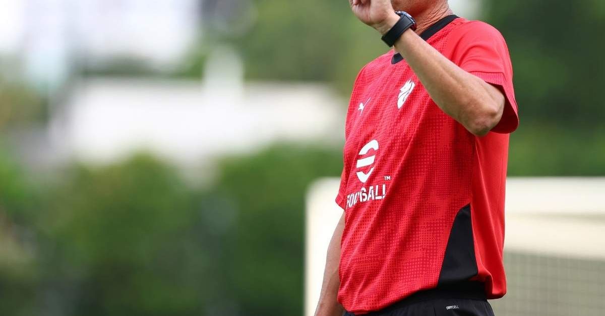 Milan, Allegri: “Il mondo va avanti in 15 anni, il calcio va avanti” Milan, Allegri: “Il mondo va avanti in 15 anni, il calcio va avanti”