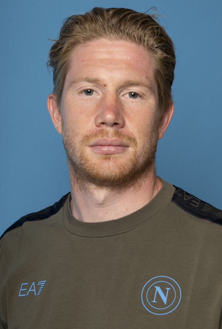 I primi scatti ufficiali di De Bruyne con la divisa del Napoli – LA FOTOGALLERY - immagine 4