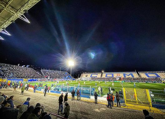 Il derby del Lario in B mancava da 18440 giorni: Como e Lecco, tanta rivalità ma niente gol- immagine 4