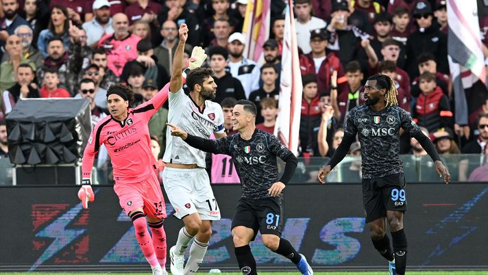 Raspa e Elmas, blitz nel derby dell’Arechi: Var silente, ok il secondo gol del Napoli - immagine 1