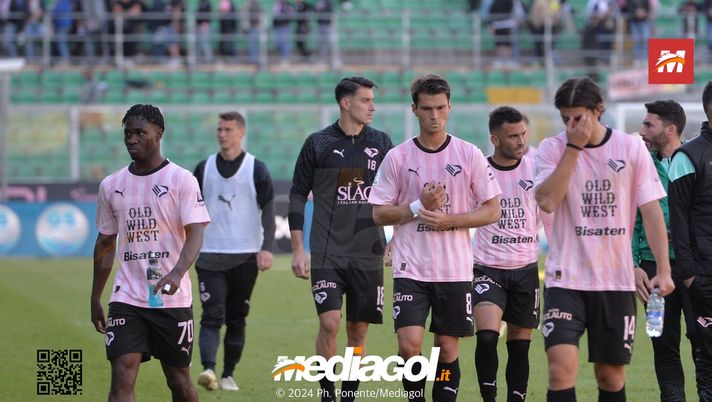 Tragedia di Casteldaccia: il Palermo con il lutto al braccio contro il Sudtirol  Tragedia di Casteldaccia: il Palermo con il lutto al braccio contro il Sudtirol - immagine 1