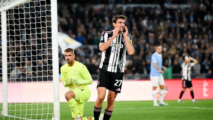 ROME, ITALY - OCTOBER 26: Andrea Cambiaso of Juventus during the Serie A match between SS Lazio and Juventus FC at Stadio Olimpico on October 26, 2025 in Rome, Italy. (Photo by Daniele Badolato - Juventus FC/Juventus FC via Getty Images) Lazio solida, la Juve non sfonda. Sarri confeziona il quarto clean sheet stagionale - immagine 1