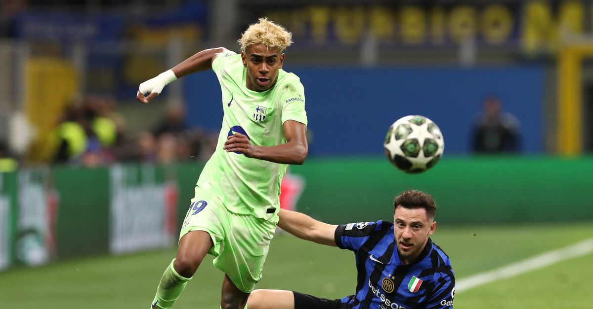 Lahoz su Inter Barcellona: “Azioni molto difficili da interpretare. Su Yamal…” Lahoz su Inter Barcellona: “Azioni molto difficili da interpretare. Su Yamal…”