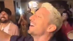 Mertens, vero scugnizzo napoletano: l’ex azzurro scatenato all’Anema e Core