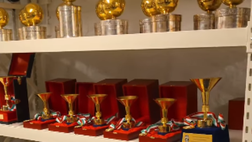 ‘Legazy’: Ibrahimovic svela la sua stanza dei trofei. La quantità è impressionante!