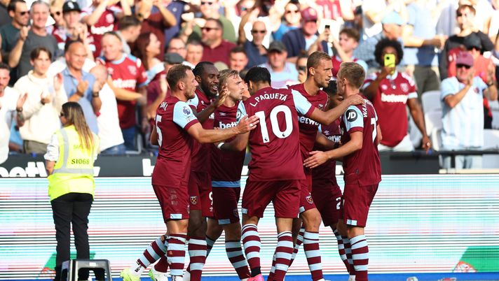 West Ham, la nuova maglia è in onore della Coppa delle Coppe 64/65 - immagine 1