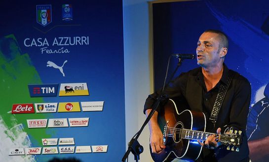 Spiava Alex Britti in casa, la sua ex condannata a Roma: risarcimento in favore del musicista- immagine 2