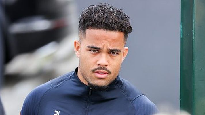 Roma, Kluivert torna dal Valencia con la valigia pronta: piace al Bournemouth Roma, Kluivert torna dal Valencia con la valigia pronta: piace al Bournemouth - immagine 1