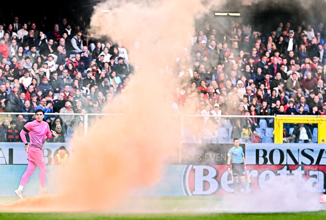Genoa-Lazio, fumogeni