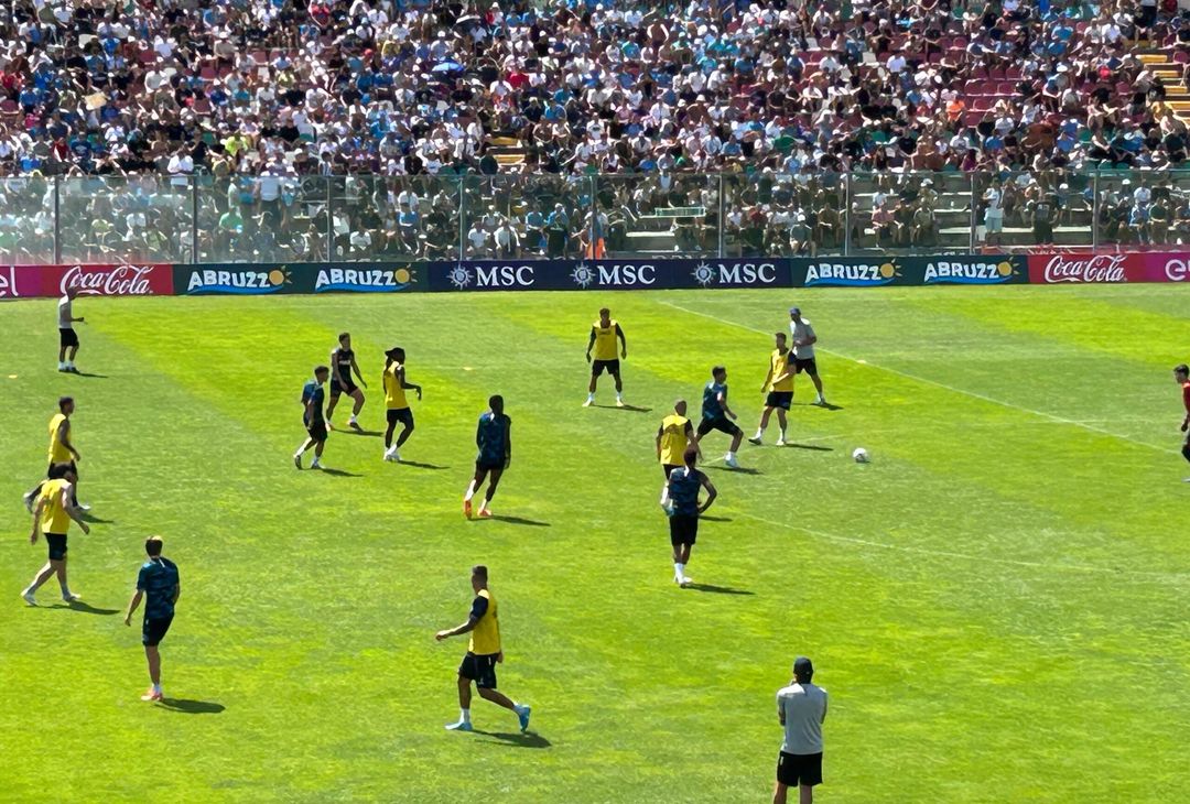 Partitella in famiglia a campo ridotto agli ordini di Conte