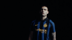 VIDEO / Inter, il kit per la stagione 2026/27: “Milano addosso. Con orgoglio”