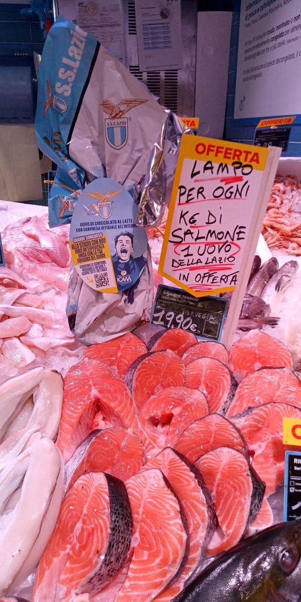 Lazio-Bodo, l’ironia dei tifosi per le strade e l’offerta lampo al supermercato- immagine 3