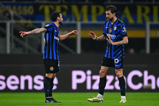 Getty Calhanoglu e Acerbi