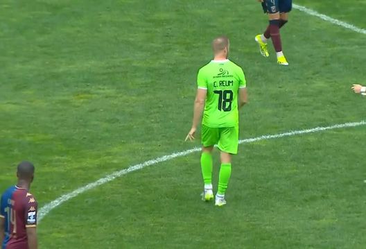 Portogallo, il cognato di Paris Hilton debutta nel calcio pro a 45 anni- immagine 5