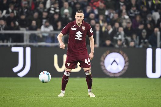 TURIN, ITALY - NOVEMBER 8: Ardian Ismajli of Torino FC in action during the Serie A match between Juventus FC and Torino FC at Juventus Stadium on November 8, 2025 in Turin, Italy. (Photo by Stefano Guidi - Torino FC/Torino FC 1906 via Getty Images)
