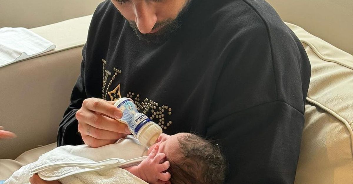 Donnarumma diventa papà: le prime immagini con Leo e la gioia social