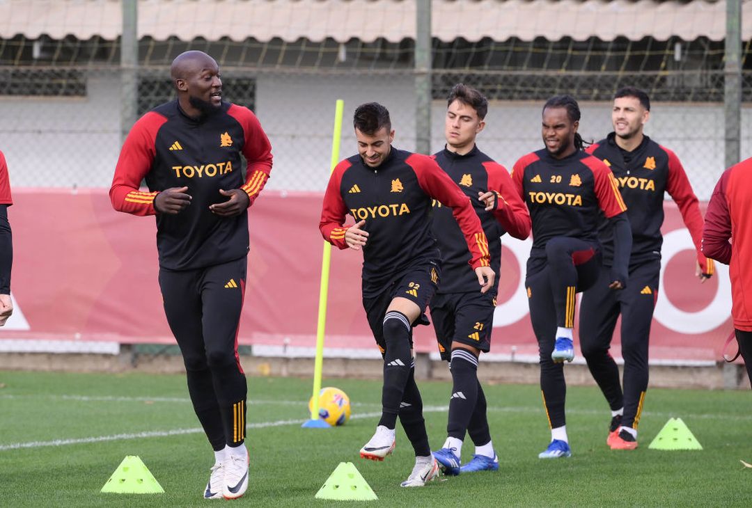 Roma, seduta con vista sul Lecce: in gruppo Dybala e Renato Sanches – FOTO GALLERY - immagine 19