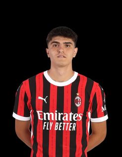 (Foto tratta da acmilan.com) davide-bartesaghi-rosa-squadra-2025-2026