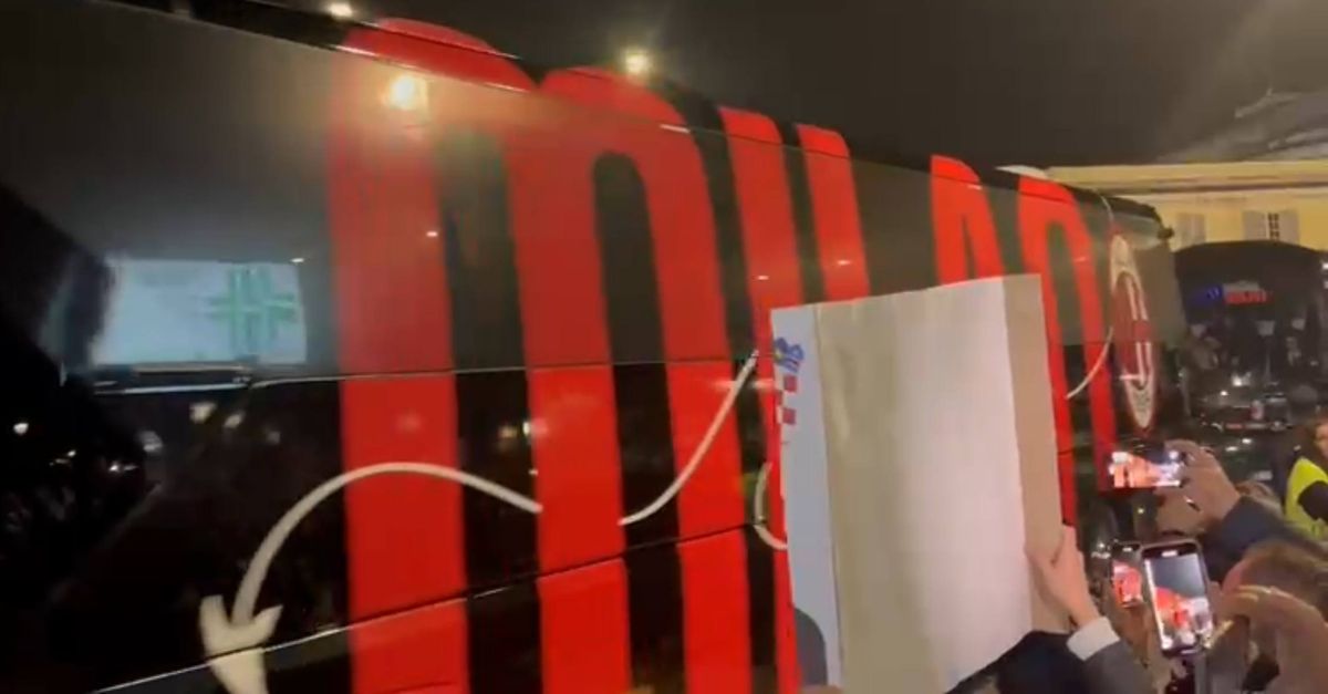 VIDEO, Parma Milan: pullman rossonero arrivato al ‘Tardini’ | PM News