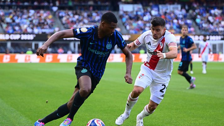 Inter, brutte notizie dall’infermeria: Dumfries fuori 2-3 mesi. Si torna sul mercato - immagine 1