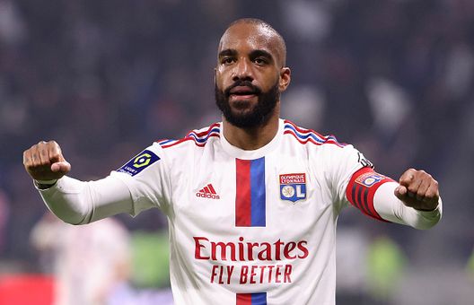 Alexandre Lacazette lascia il Lione dopo più di 10 stagioni. (Photo by Jean Catuffe/Getty Images) Nuova avventura per Lacazette: l’attaccante riparte dall’Arabia e firma con il Neom- immagine 3