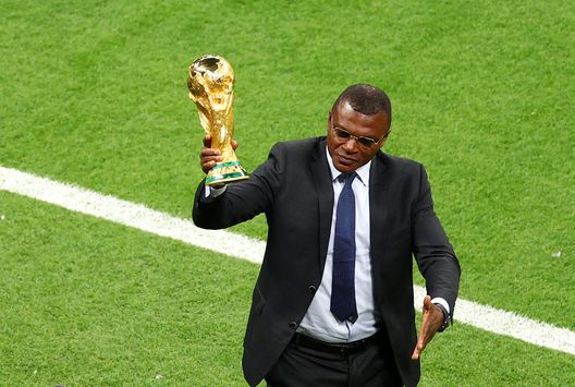 Desailly su Berlusconi: “Arrivava sempre in elicottero, solo Baresi e Capello potevano dirgli qualcosa””- immagine 2