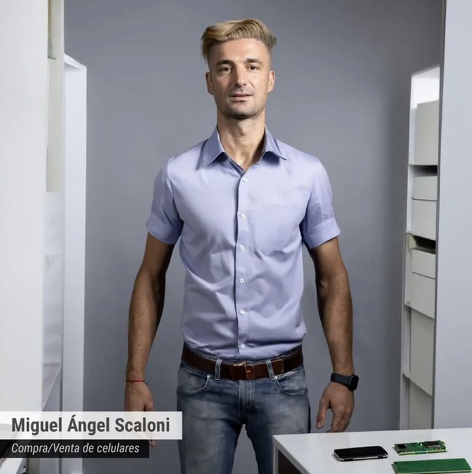 Intelligenza Artificiale, il designer trasforma Messi & Co. in idraulici e dog sitter…- immagine 4