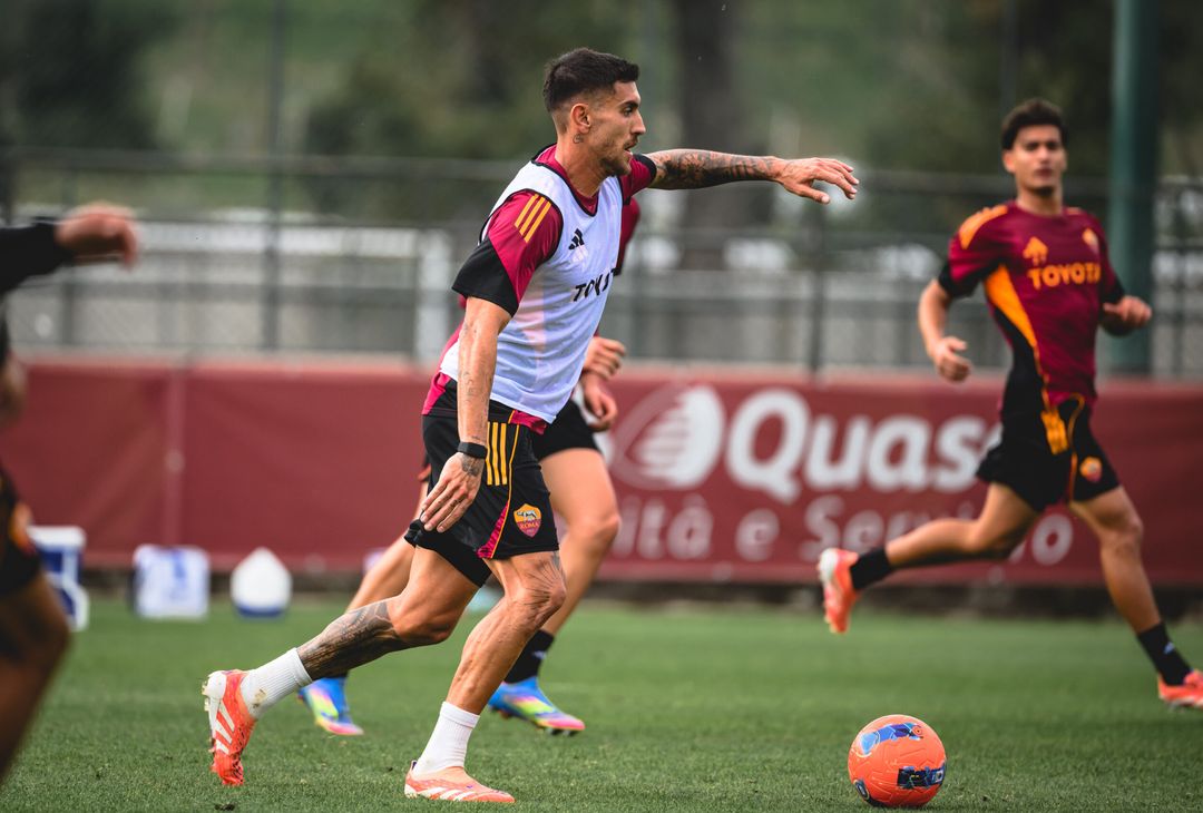 Trigoria, Roma in campo per l’allenamento del venerdì – FOTO GALLERY - immagine 24