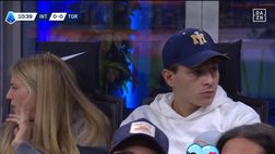 Inter-Torino, Barella segue la gara da bordo campo con il suo Romeo
