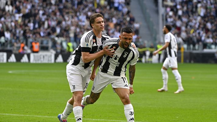 TURIN, ITALY - APRIL 27: Nicolas Gonzalez of Juventus celebrates after scoring his team's first goal with teammate Kenan Yildiz during the Serie A match between Juventus and Monza at Allianz Stadium on April 27, 2025 in Turin, Italy. (Photo by Filippo Alfero - Juventus FC/Juventus FC via Getty Images) Serie A, Juventus-Monza 2-0: Tudor torna quarto. Nesta a un passo dalla Serie B - immagine 1