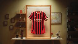 Milan, Nek con la maglietta rossonera nel suo ultimo concerto (FOTO)