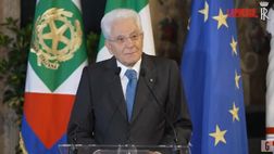 VIDEO / Mattarella, battuta su Parigi: gli atleti ridono