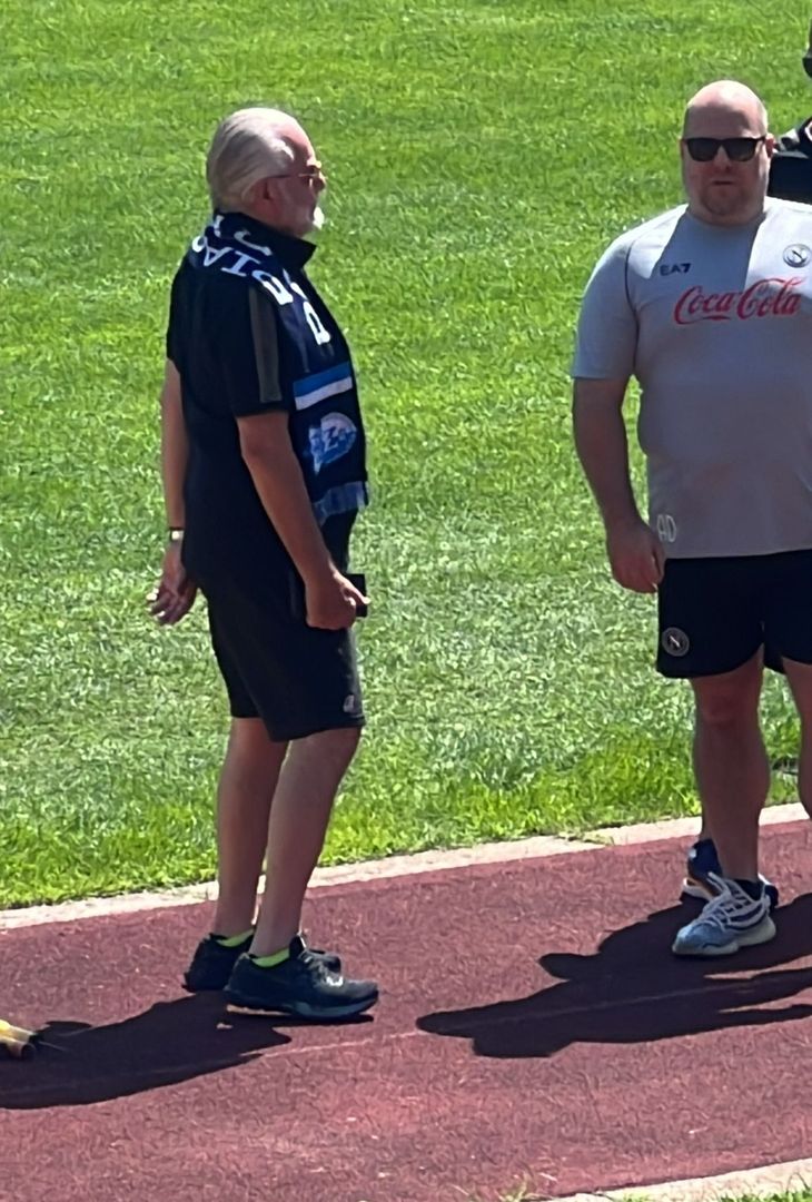 GALLERY Dimaro day 4, De Laurentiis in mezzo ai tifosi: firme ed autografi a Carciato - immagine 4