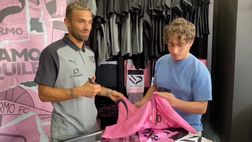 VIDEO Palermo, Di Francesco allo store: foto e autografi con i tifosi per l’ex Lecce