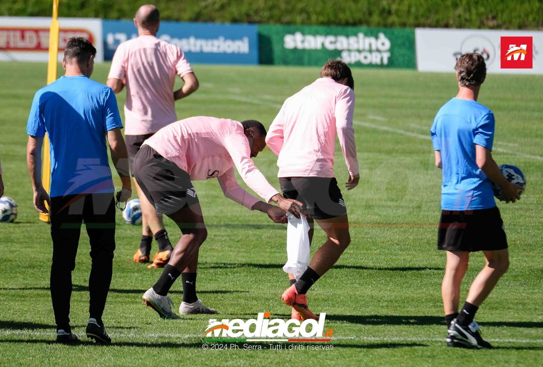 FOTO Ritiro Palermo, seduta mattutina ad Aquagranda (GALLERY) - immagine 49