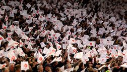 Lazio, striscione di solidarietà esposto dai tifosi dell’Ajax nella rifinitura