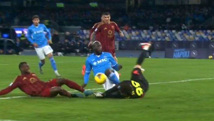 Napoli-Roma, arbitro bocciato per tutti. Capuano: “Commenti di Conte? I retropensieri…” - immagine 1