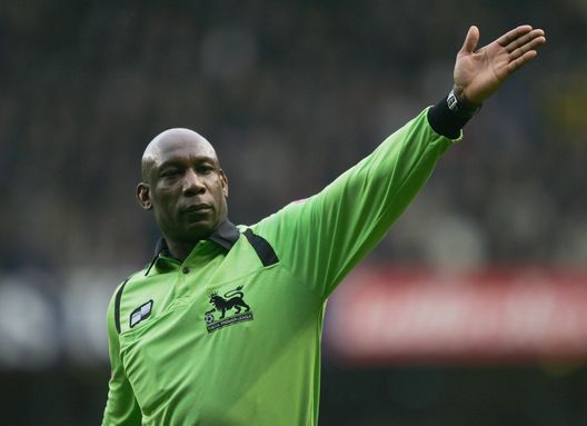 Uriah Rennie. (Foto di Clive Brunskill/Getty Images) Morto in Inghilterra il primo arbitro nero della storia della Premier League- immagine 3