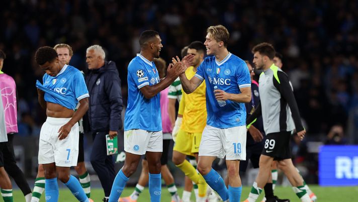 “Riposino pomeridiano” per alcuni calciatori azzurri a Castel Volturno – LA FOTO - immagine 1