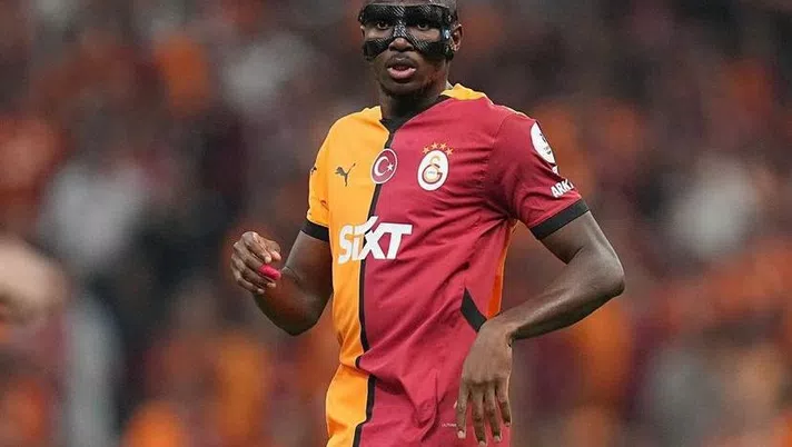 Osimhen festeggia la prima vittoria col Galatasaray: gli scatti sui social
